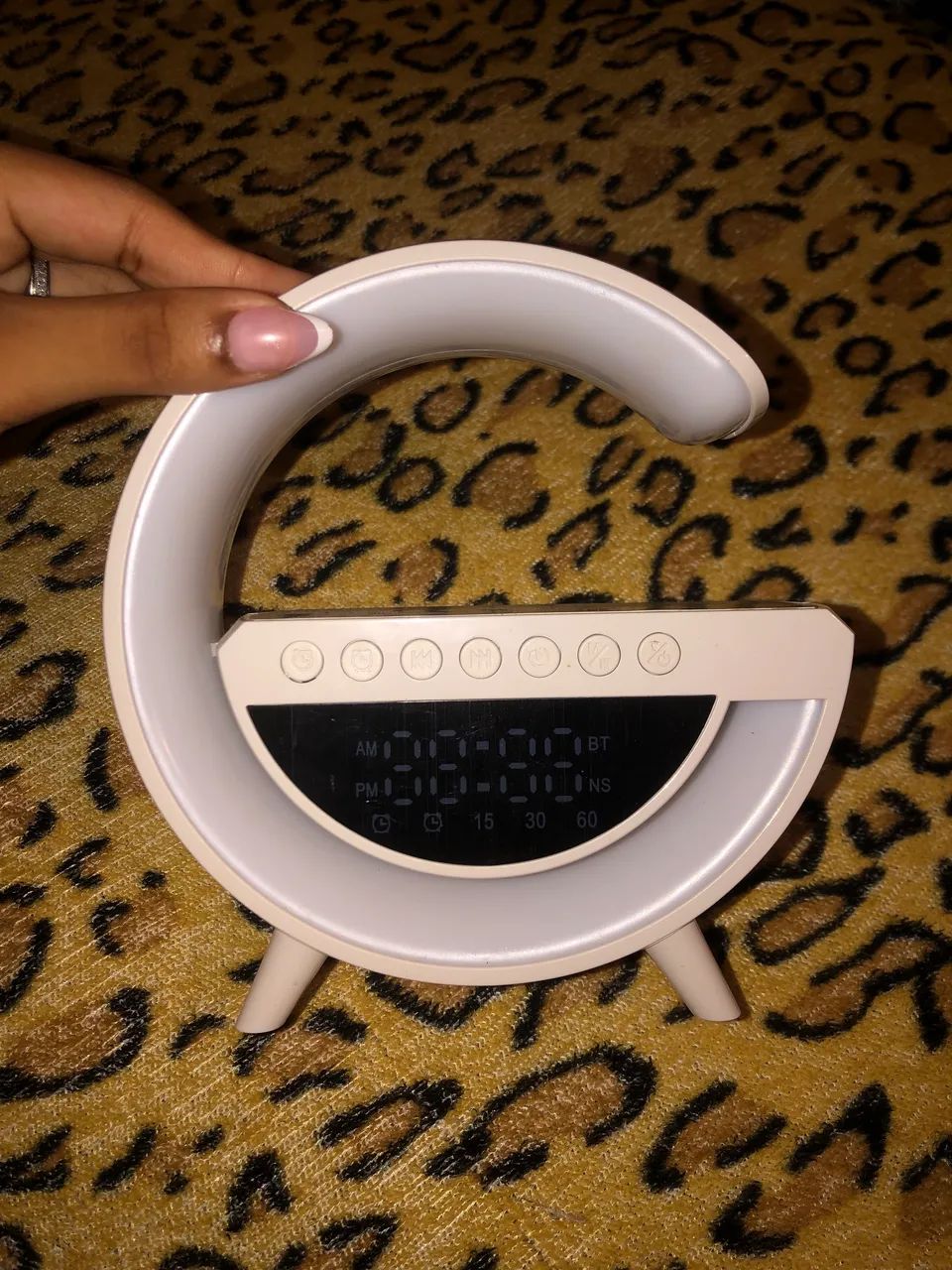 Luminária G Speaker Caixa De Som Bluetooth Relógio  - Foto 3