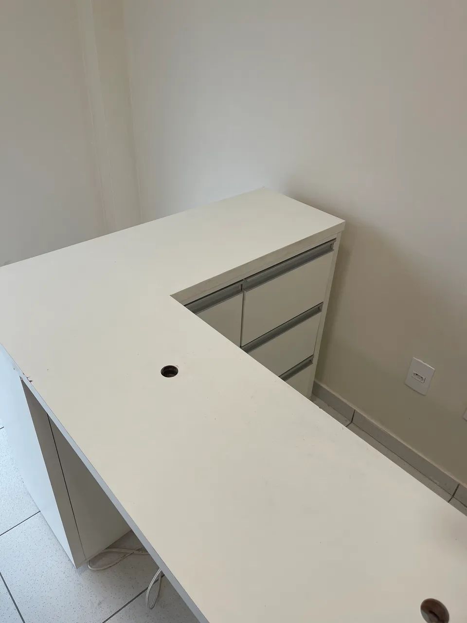 Mesa de MDF manicure/escritório em L - Foto 4