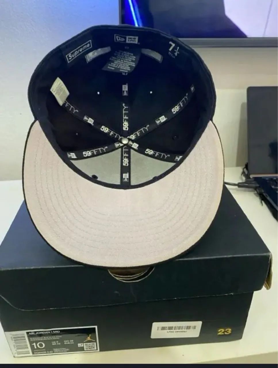 Boné Supreme New Era Reverse,  7 1/4 - Foto 2