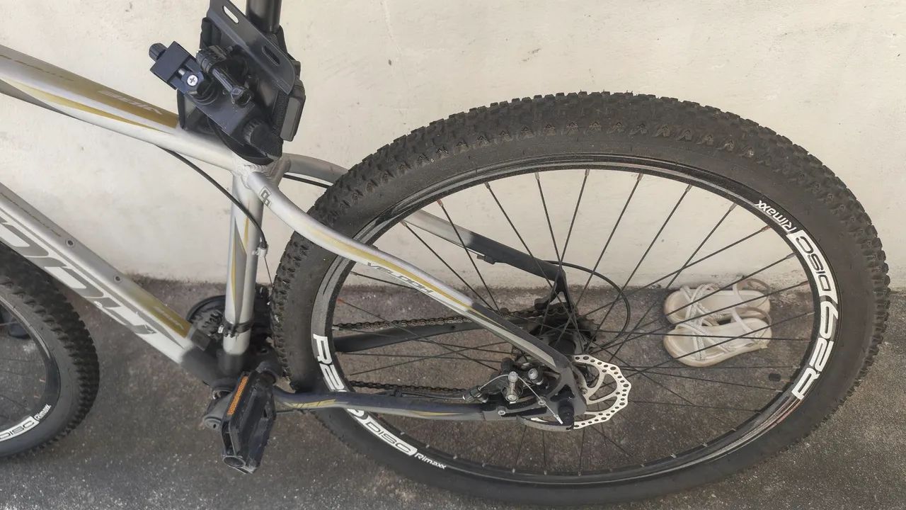 Bicicleta aro 29 em perfeito estado  - Foto 4