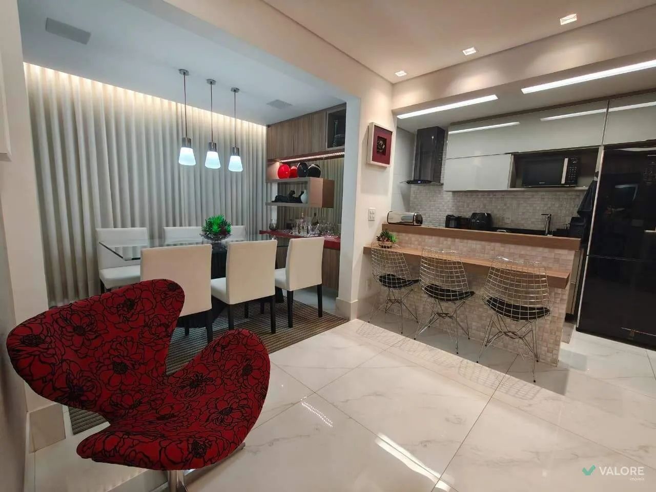 Apartamento de 2 quartos, acabamento impecável, andar alto. - Foto 4