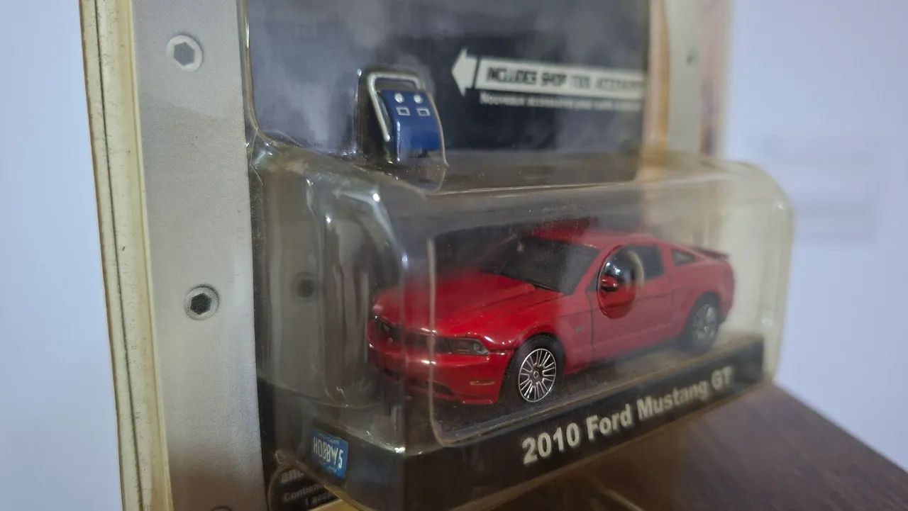 Greenlight Ford mustang 2010 edição limitada com acessórios  - Foto 5