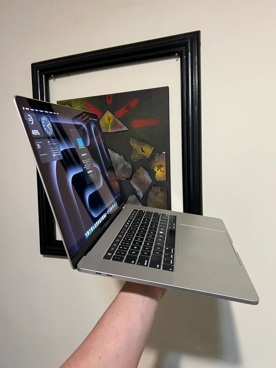 MacBook Pro Intel i7 / 16GB / 512SSD Touchbar 15 inch Impecável