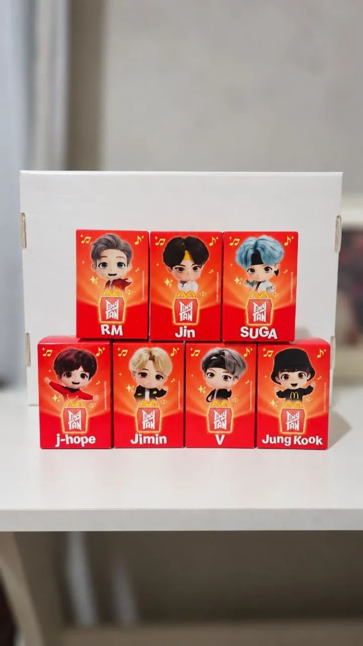 Bonecos BTS McDonalds - MicDrop