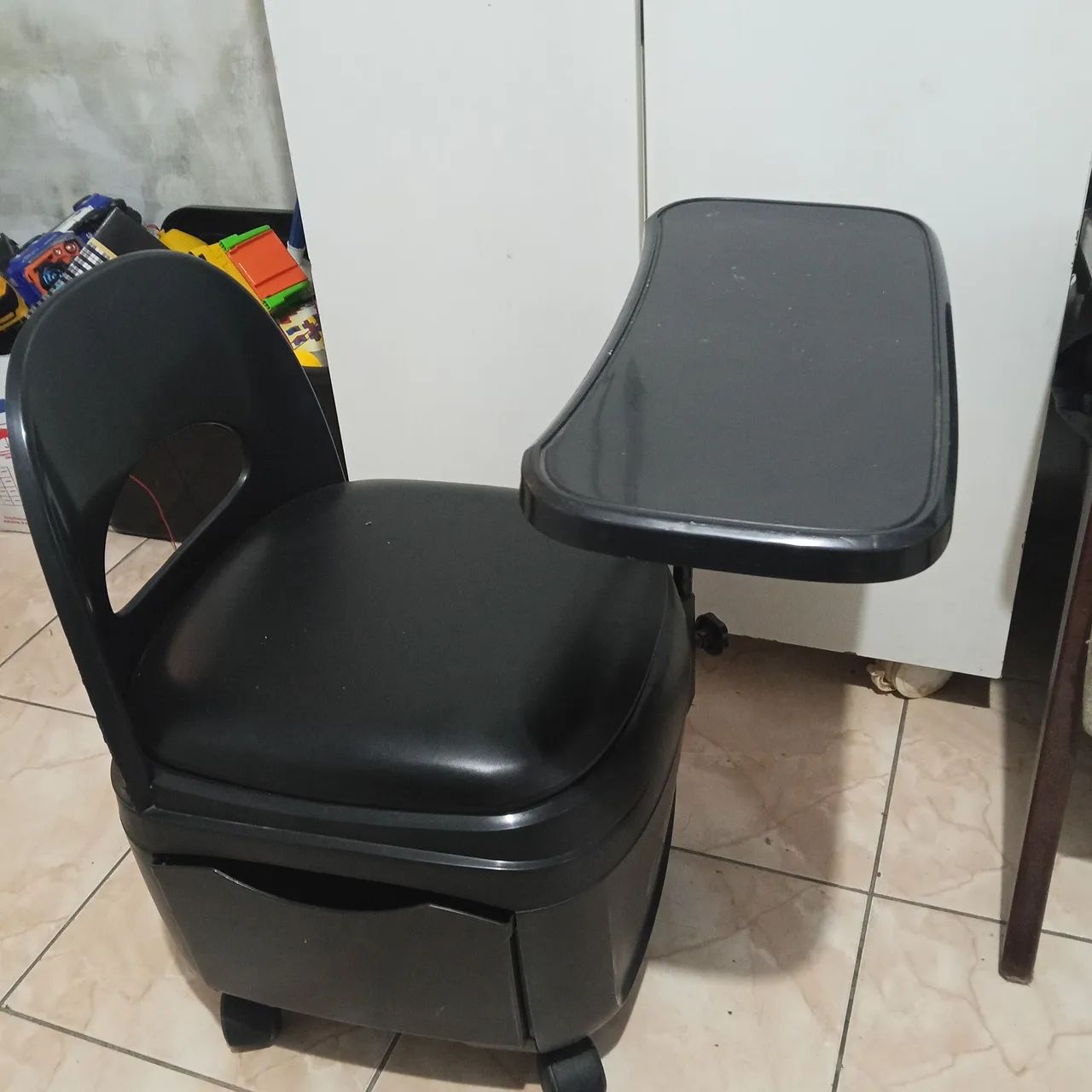 Cadeira cirandinha manicure 