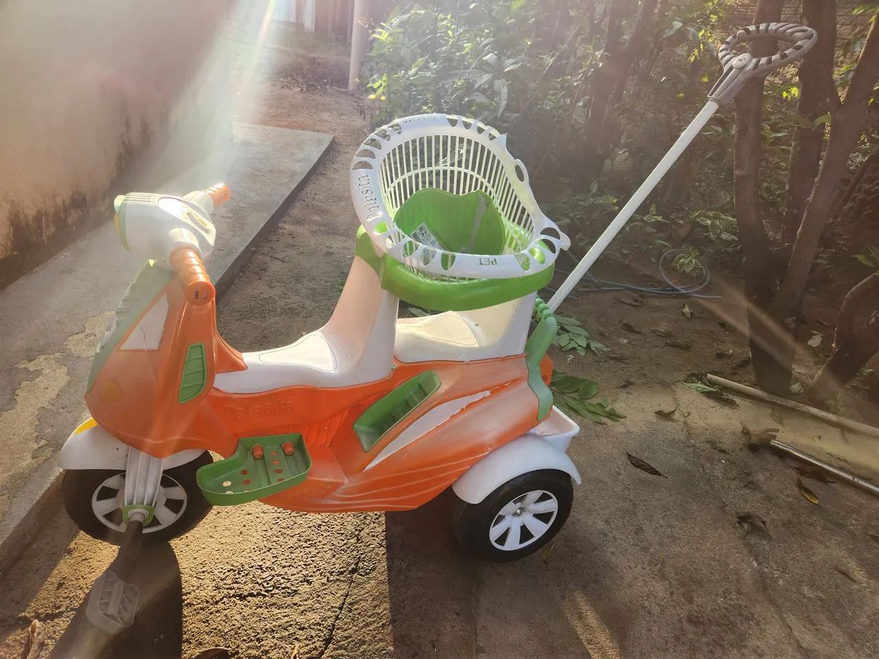 Motinha com dois lugares! Com todos acessórios!