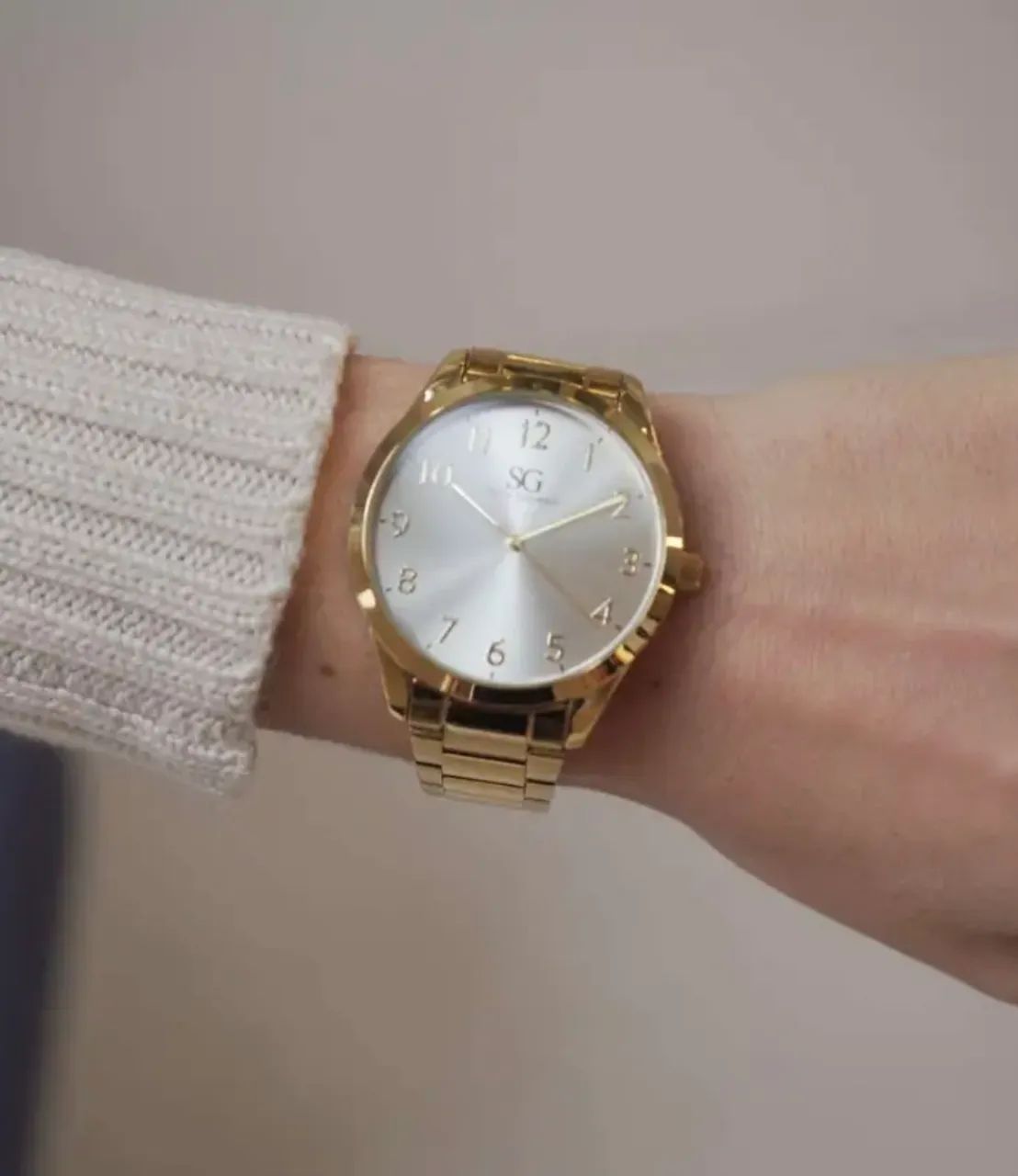 Kit Relógio Feminino Dourado com Colar e Brincos Ponto de Luz - Elegância e Sofisticação  - Foto 5