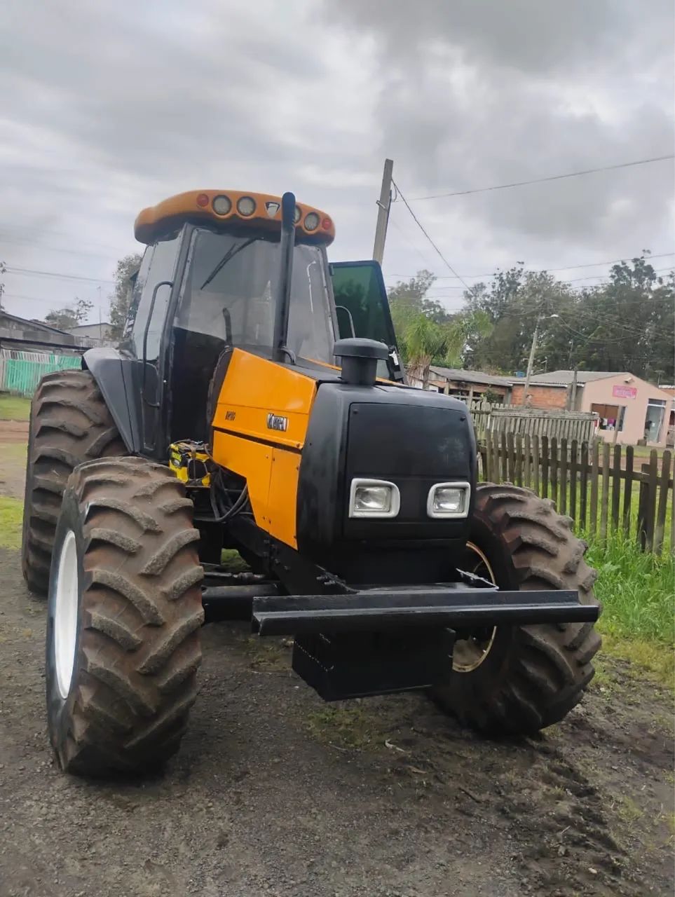 TRATOR VALTRA BH 180 GUINCHO - Foto 2