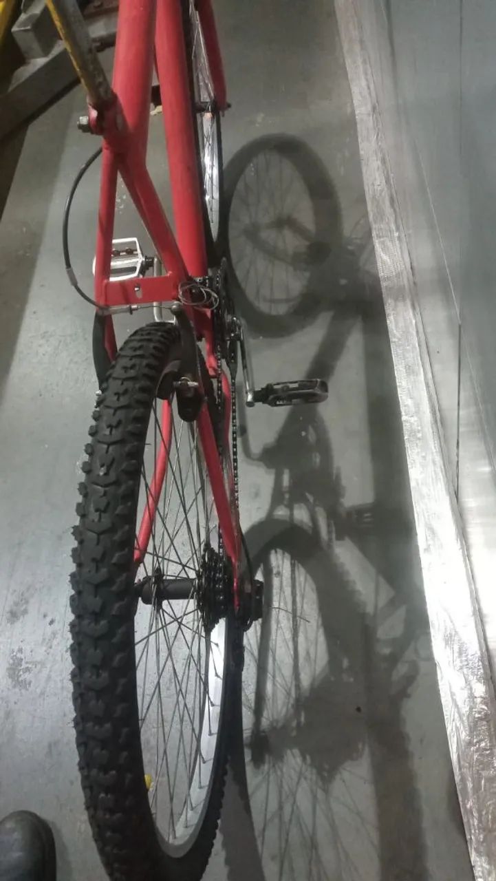 Vendo bike usada aro 26  - Foto 4