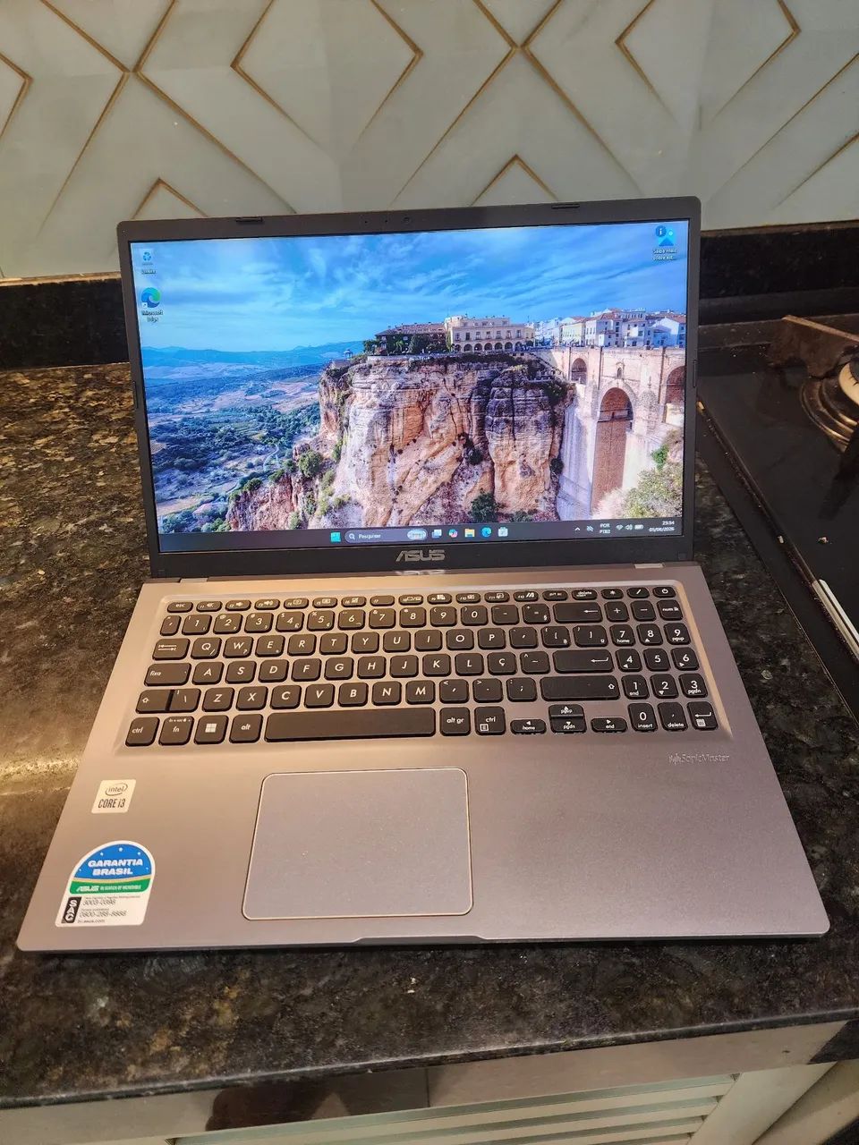 Notebook asus I3 8gb ram 256gb ssd m2