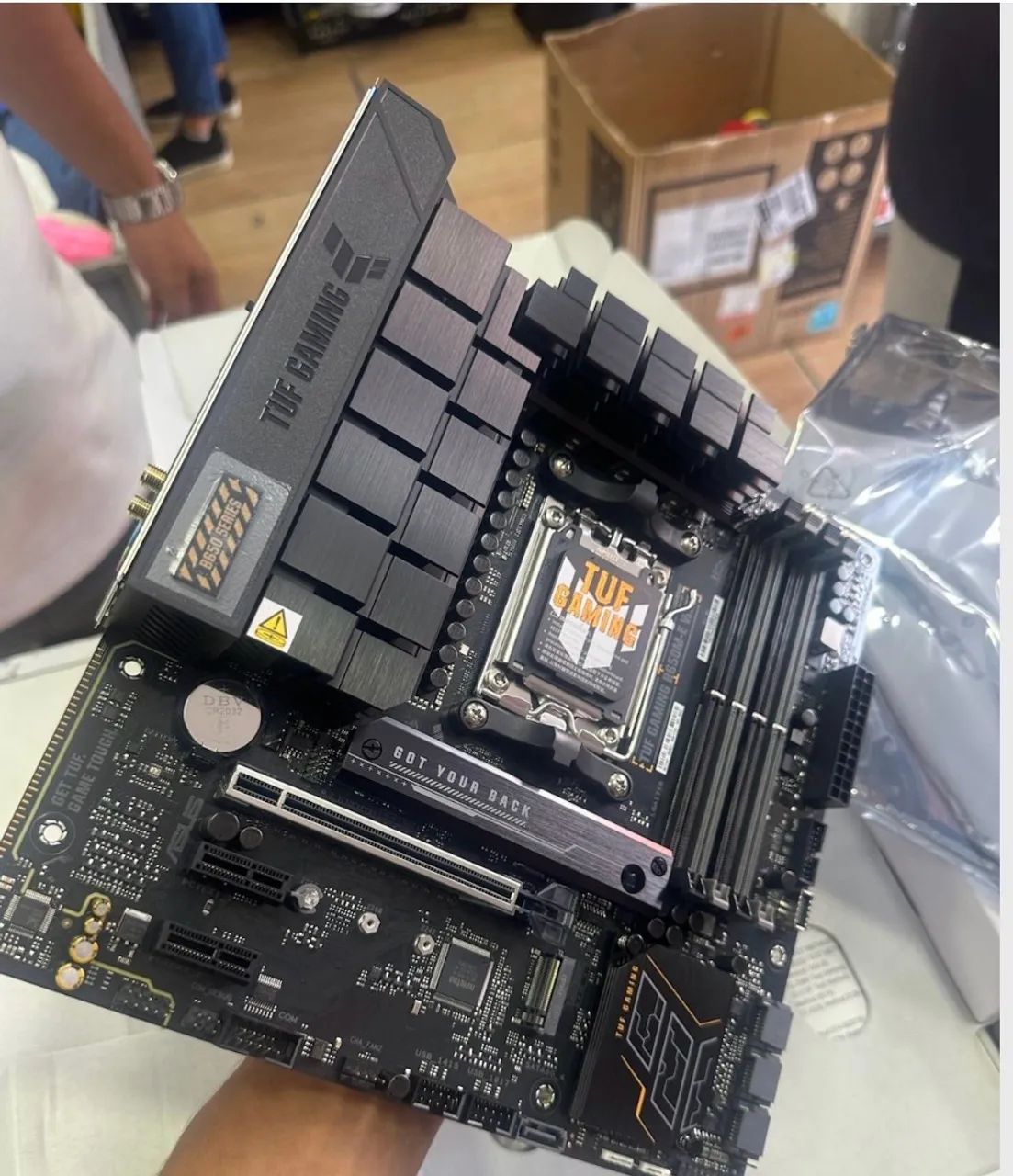 Placa de video asus B650m-e WiFi  - Foto 3