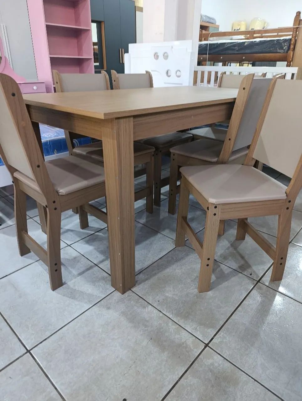Mesa em MDF com 6 cadeiras 999,00 - Foto 4
