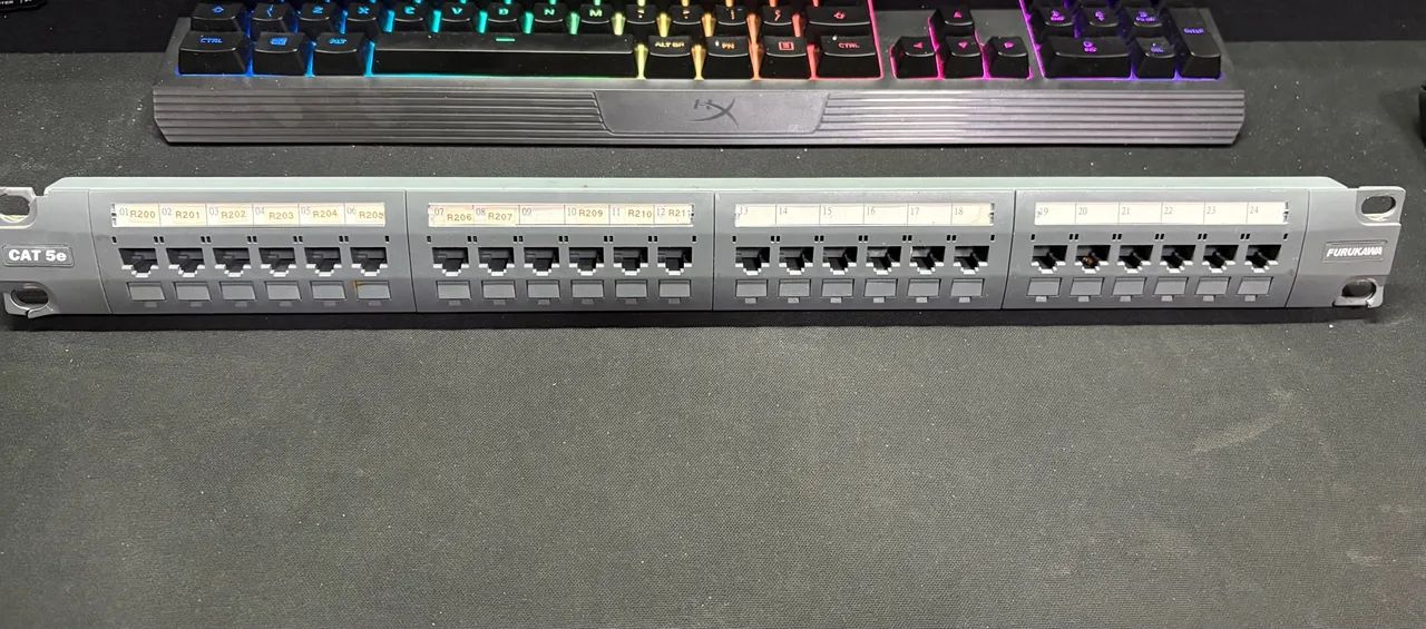 KIT COM 2 PATCH PANELS FURUKAWA ? CAT 5e + CAT 6 - Foto 4