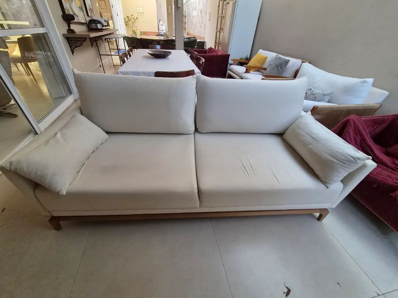 Sofá de linho off white 
