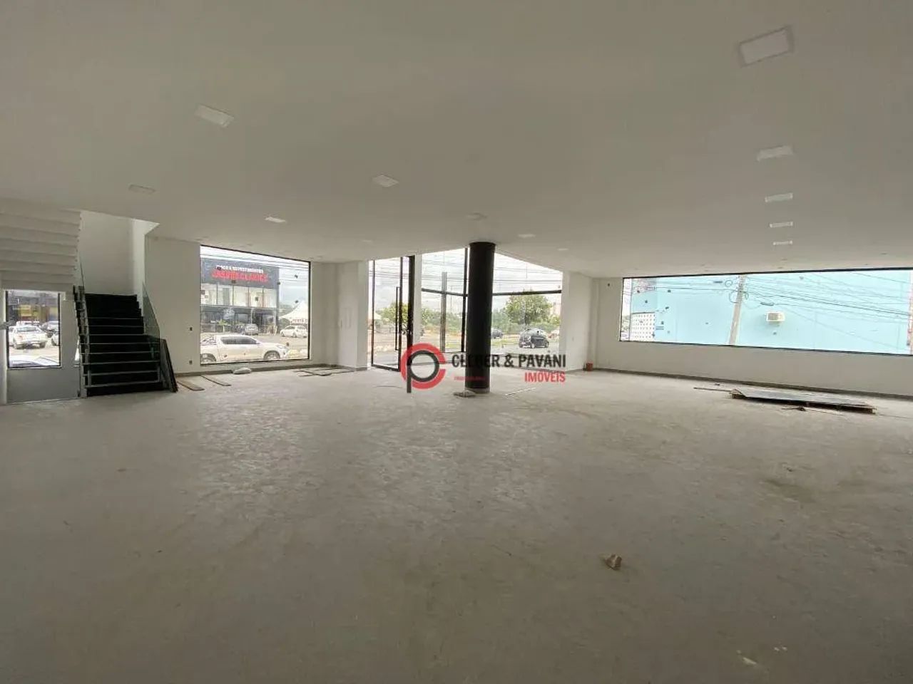 Prédio comercial com 3 pavimentos integrados na Av Giseke Constantino - Foto 3