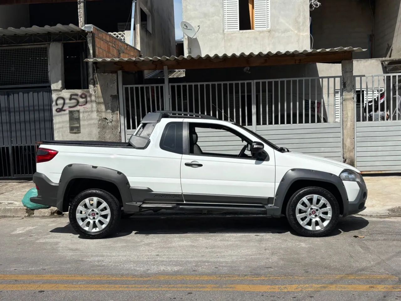 Fiat Strada Adv. Ext./ Ext.1.8 Locker Flex CE 2016 - Foto 4
