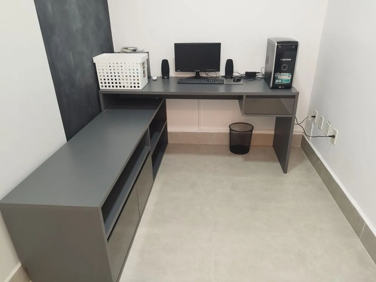 Vende-se mesa de trabalho 