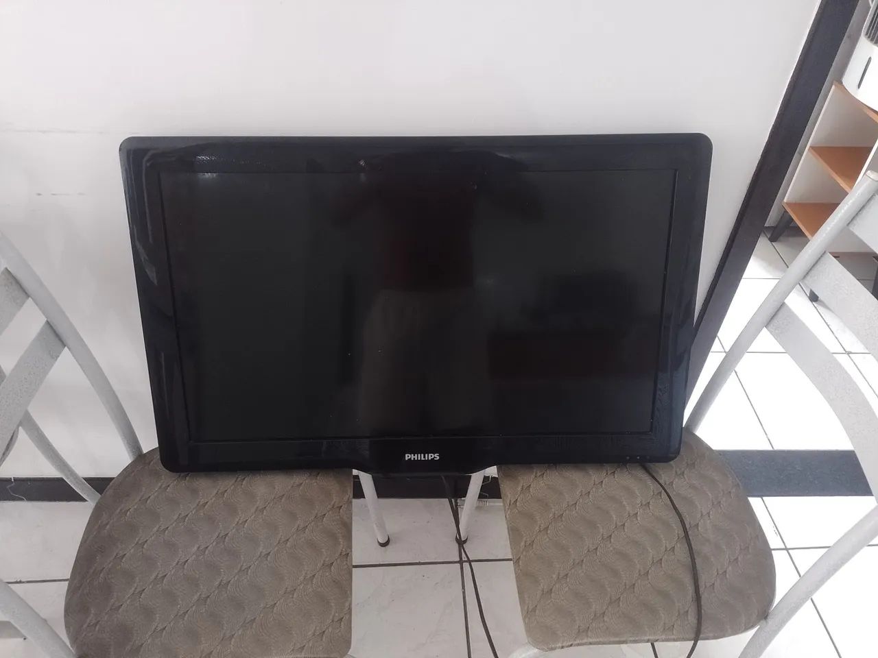 Vendo uma TV PHILIPS 32 polegadas. Modelo 32PFL3007D/78 - Foto 5