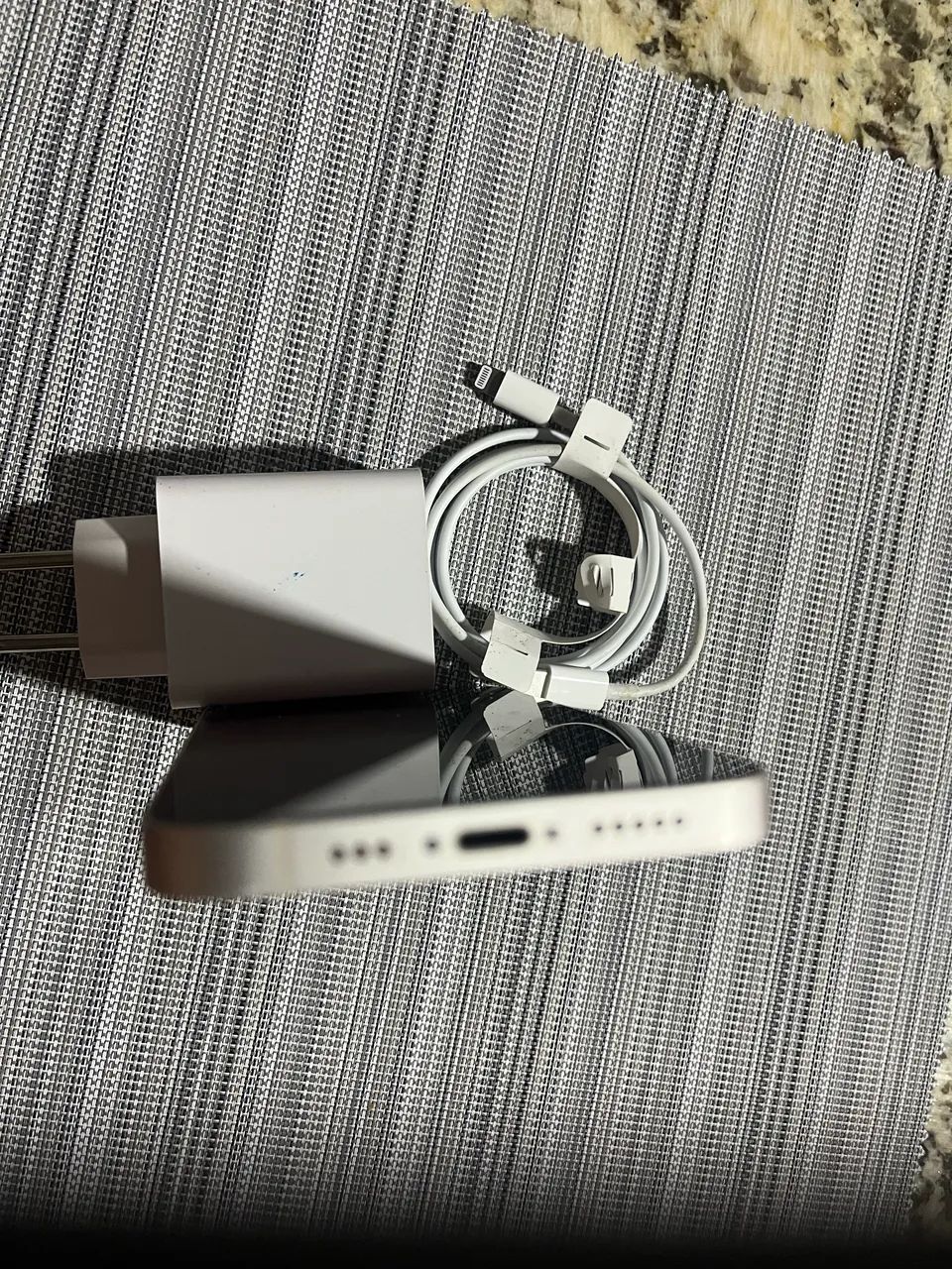 iPhone 13  128g sem marca de uso bateria nova - Foto 2