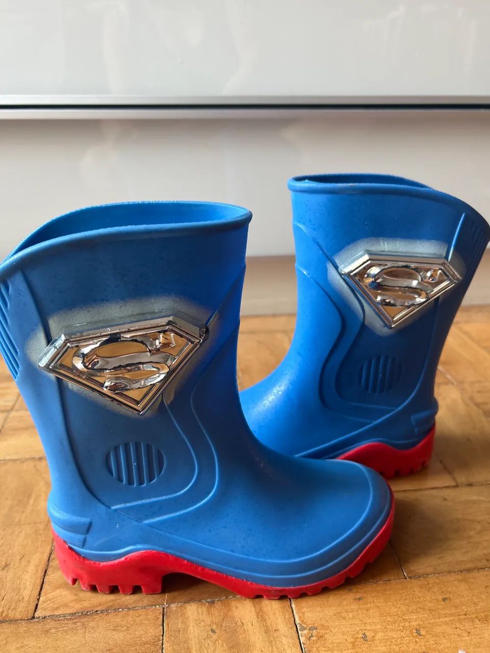 Galocha Super Homem TAM 27/28 R$ 30,00