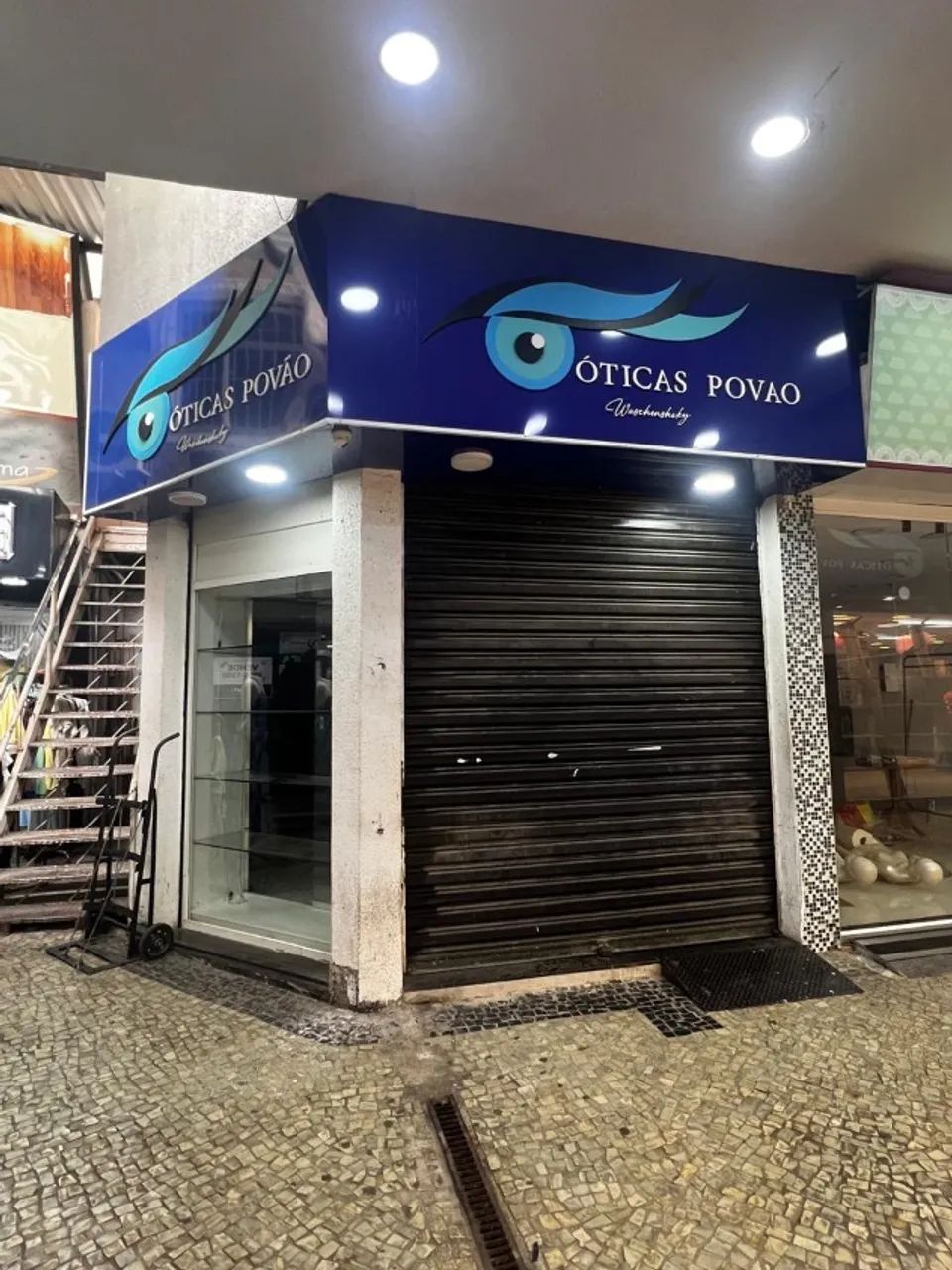 Loja com 30m2 mais mezanino no Calçadão de Nova Iguaçu