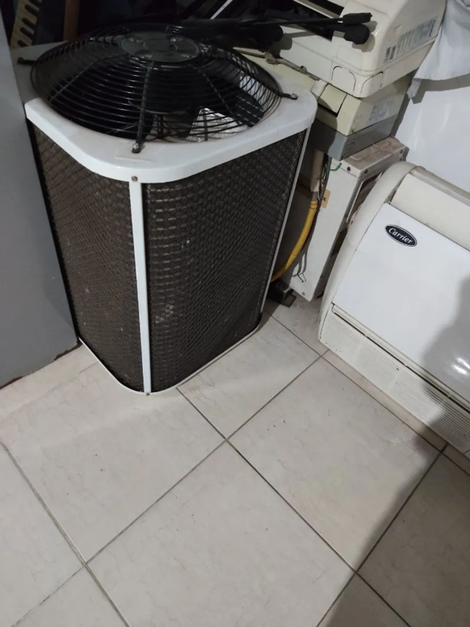 Ar-condicionado split 60000 BTUs - pouco uso