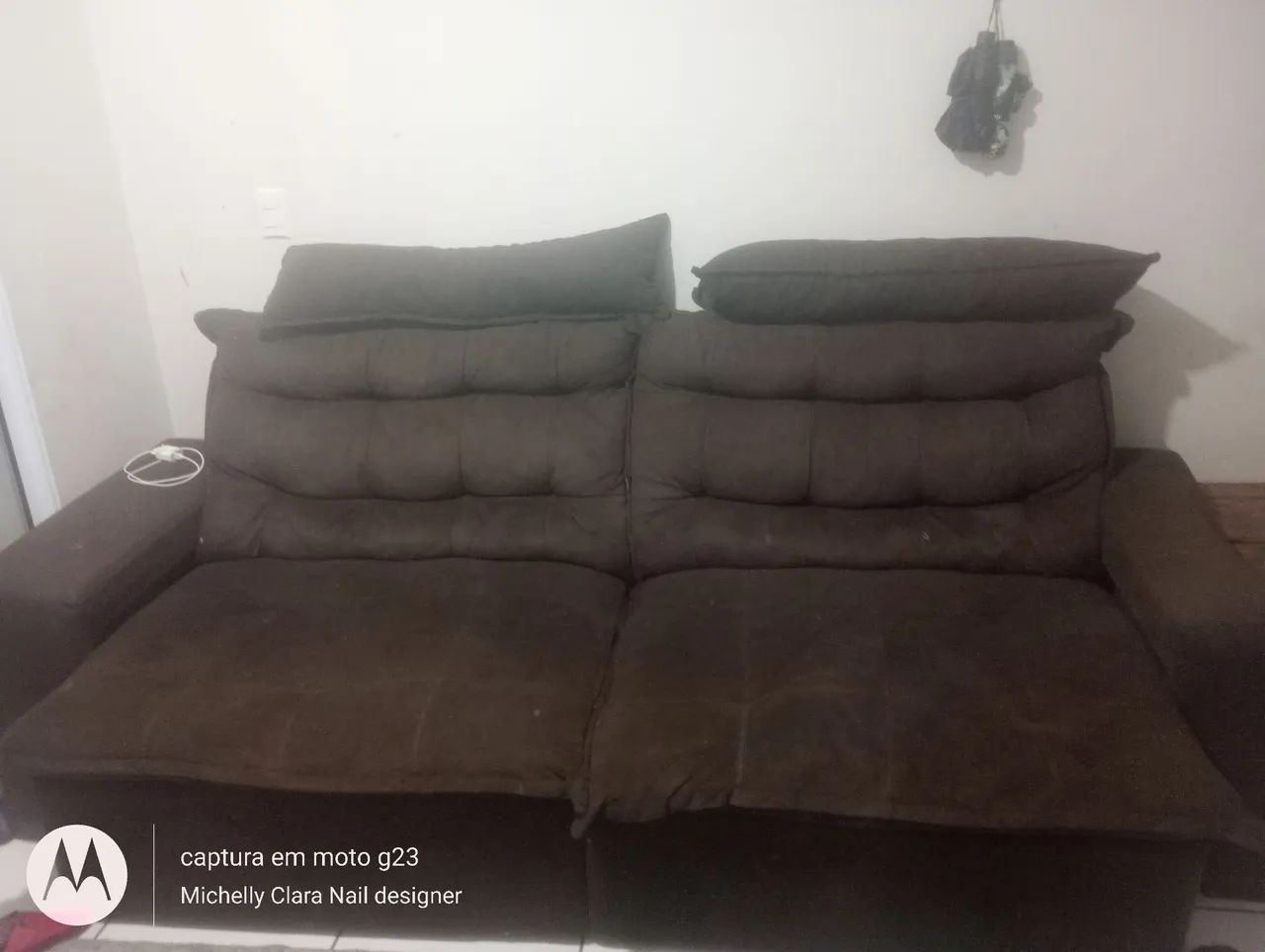 Vendo sofá retrátil 2,50m detalhe no braço Quebrado 