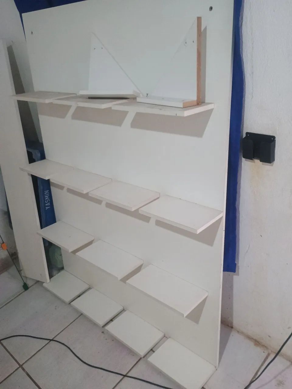 expositor de sandalias