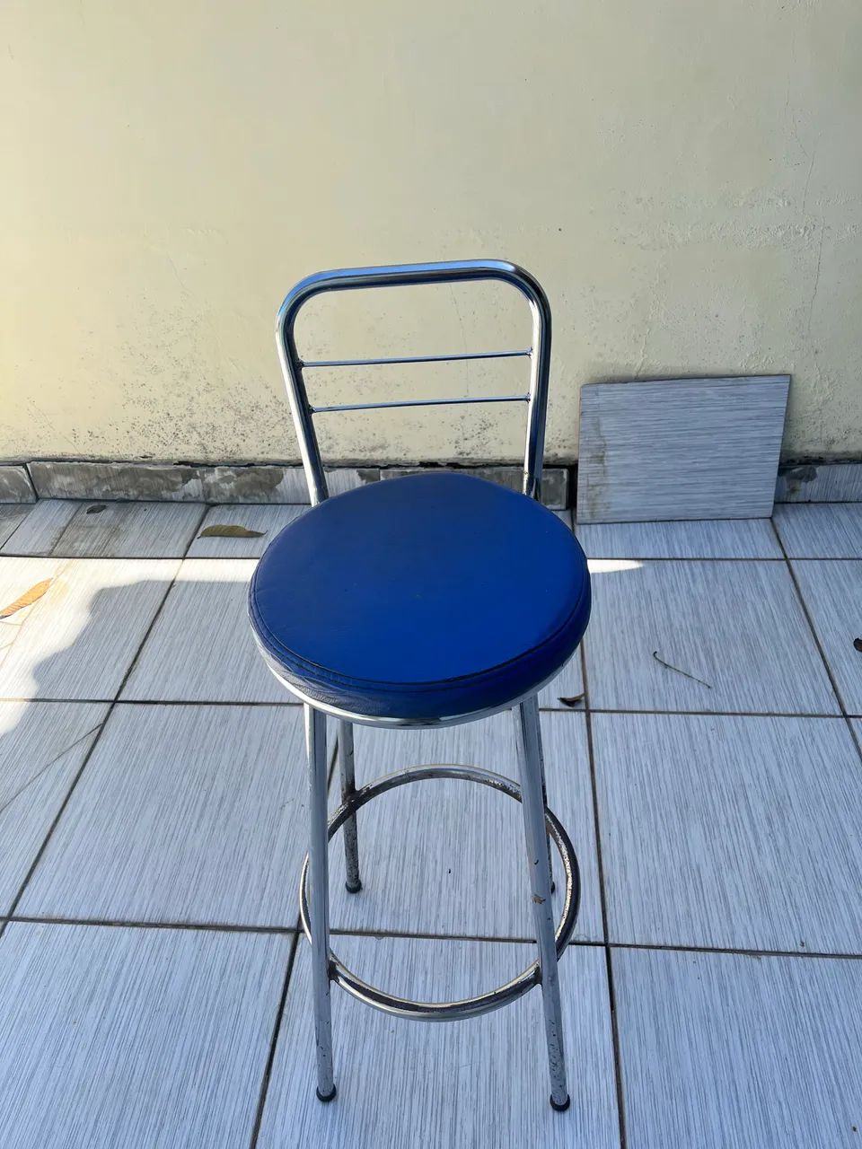 Banqueta com estufado azul e cromada - Foto 4