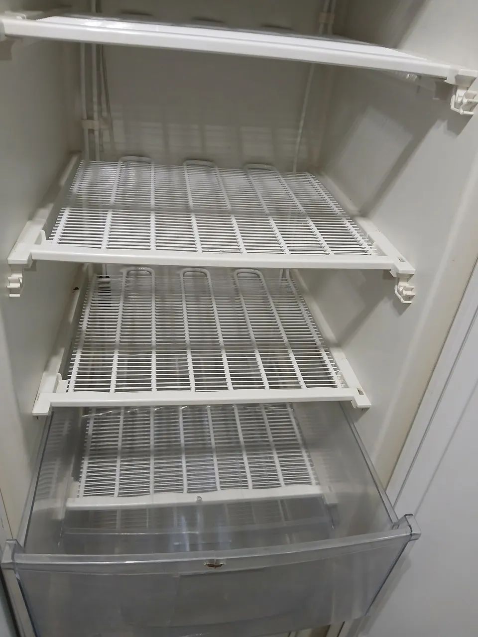 Vendo Freezer Bosch 320 litros - Foto 3