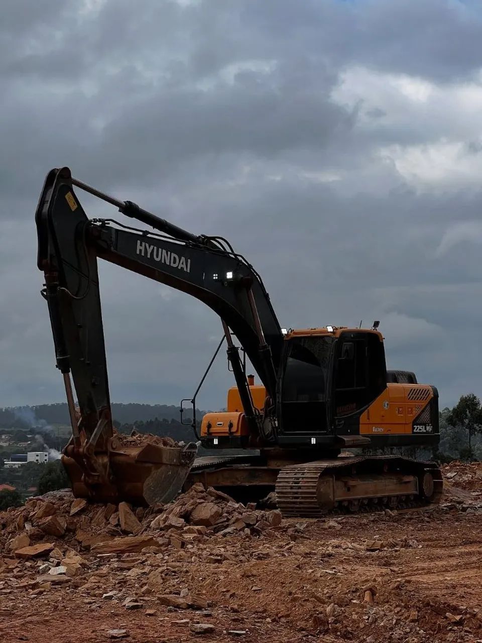 ESCAVADEIRA HIDRÁULICA HYUNDAI 225L - Foto 5