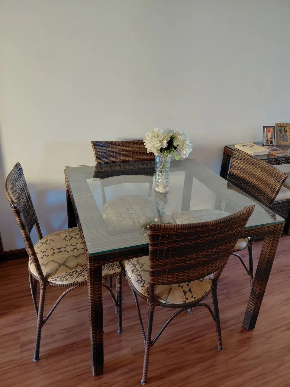 Mesa de Junco com 4 cadeiras (material não sintético) - Foto 4