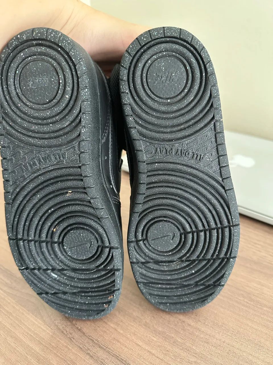 Tênis Nike n35 novo  - Foto 2