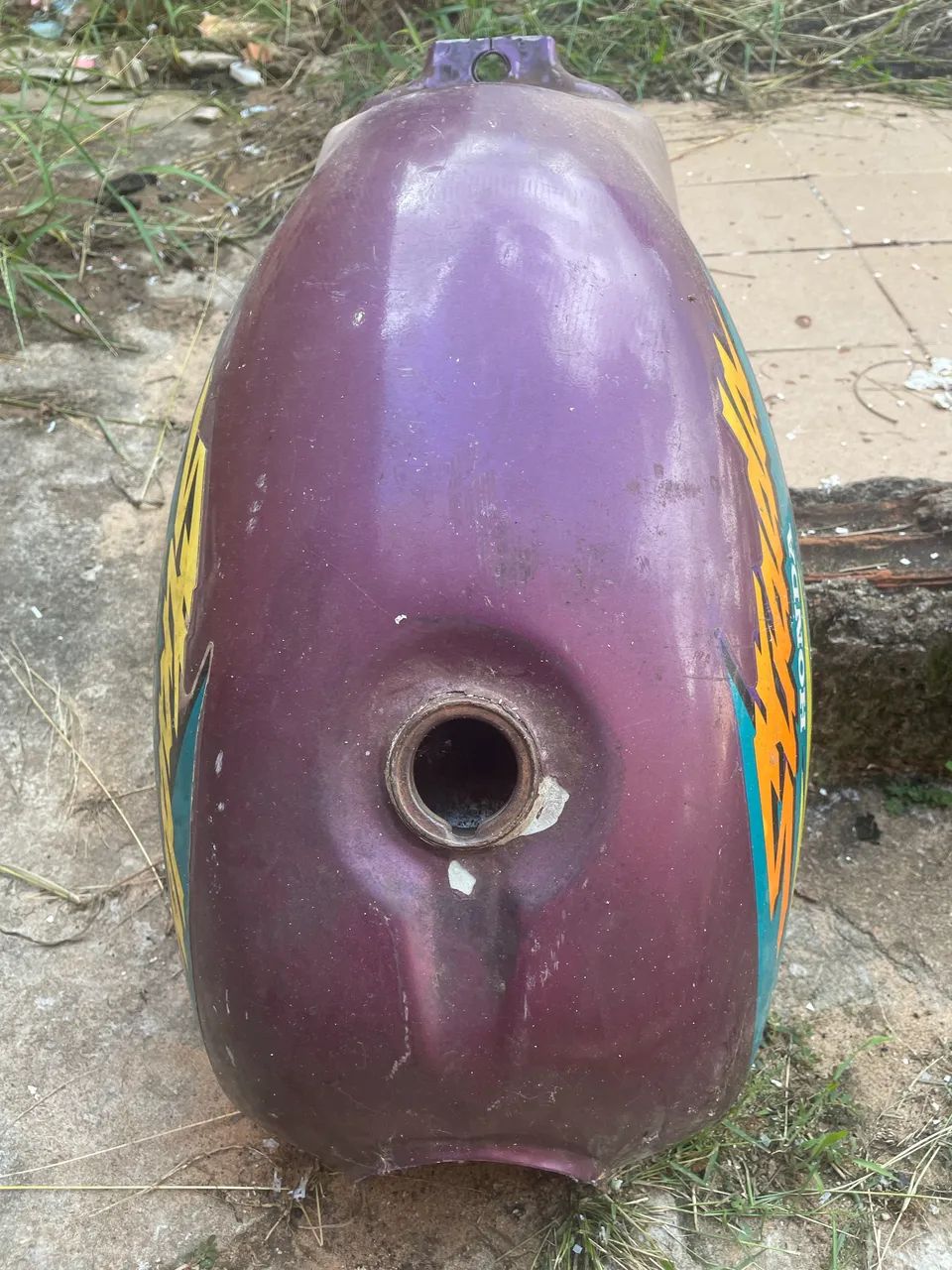 Tanque de moto- strada