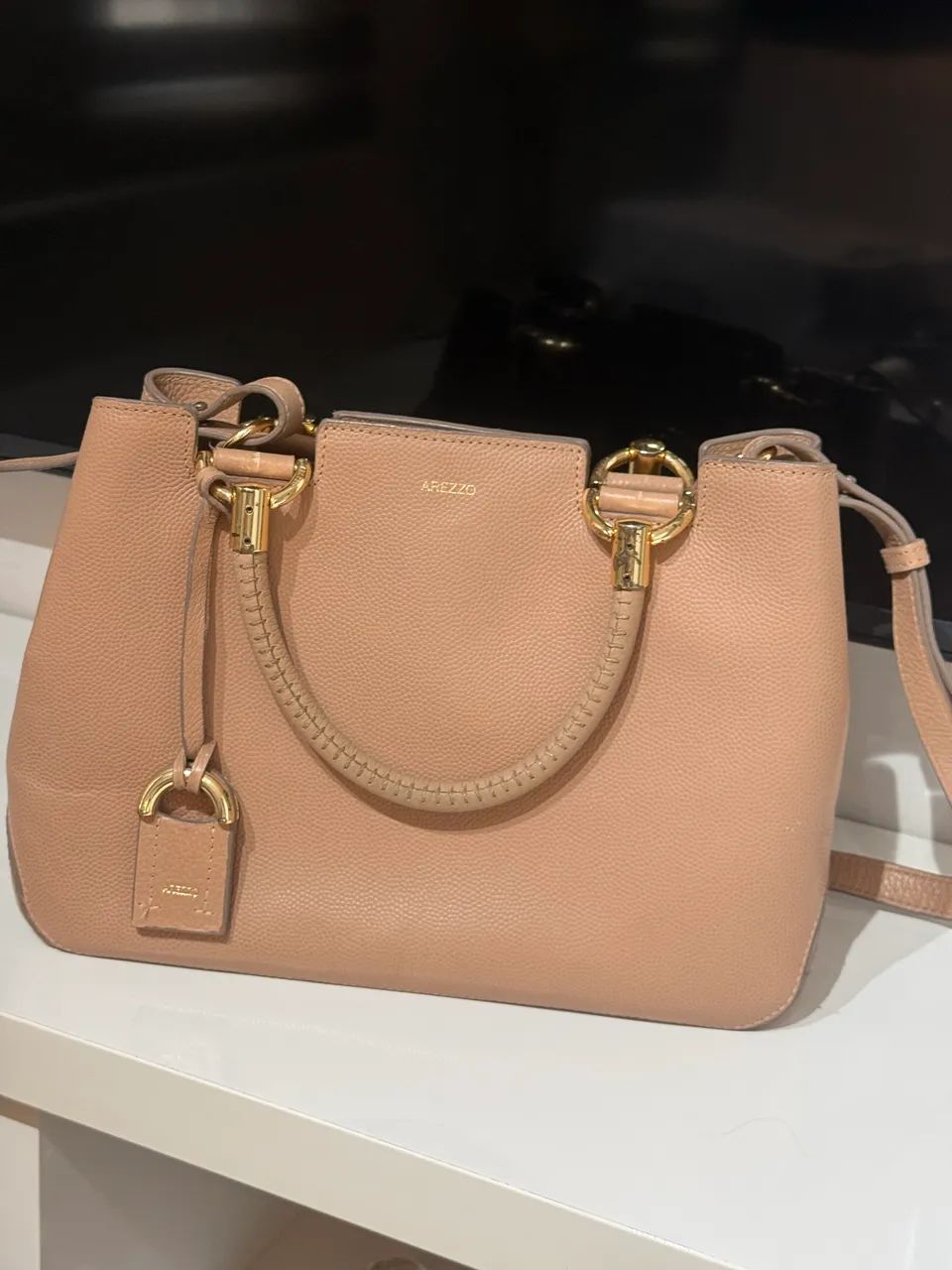 Bolsa Arezzo em Ótimo estado, couro legítimo 