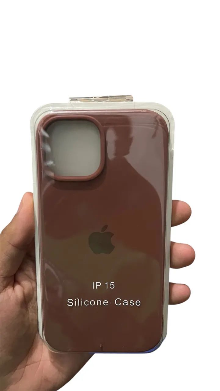Capinha silicone premium iPhone 15 - Foto 2