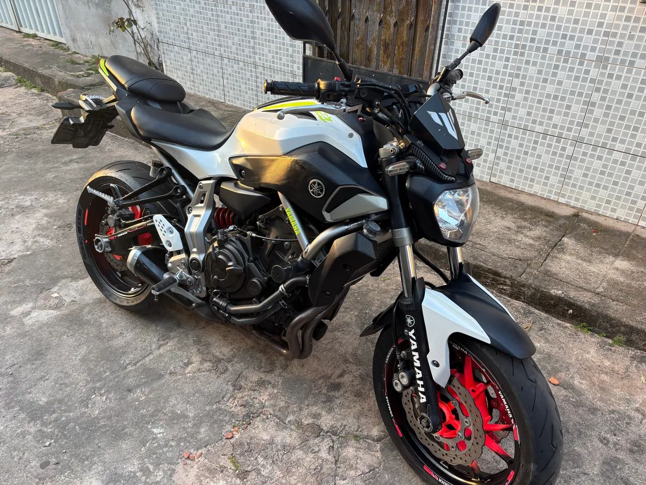 MT 07 - Foto 2