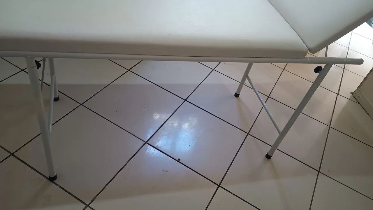 Vende se maca de massagem semi nova. - Foto 4