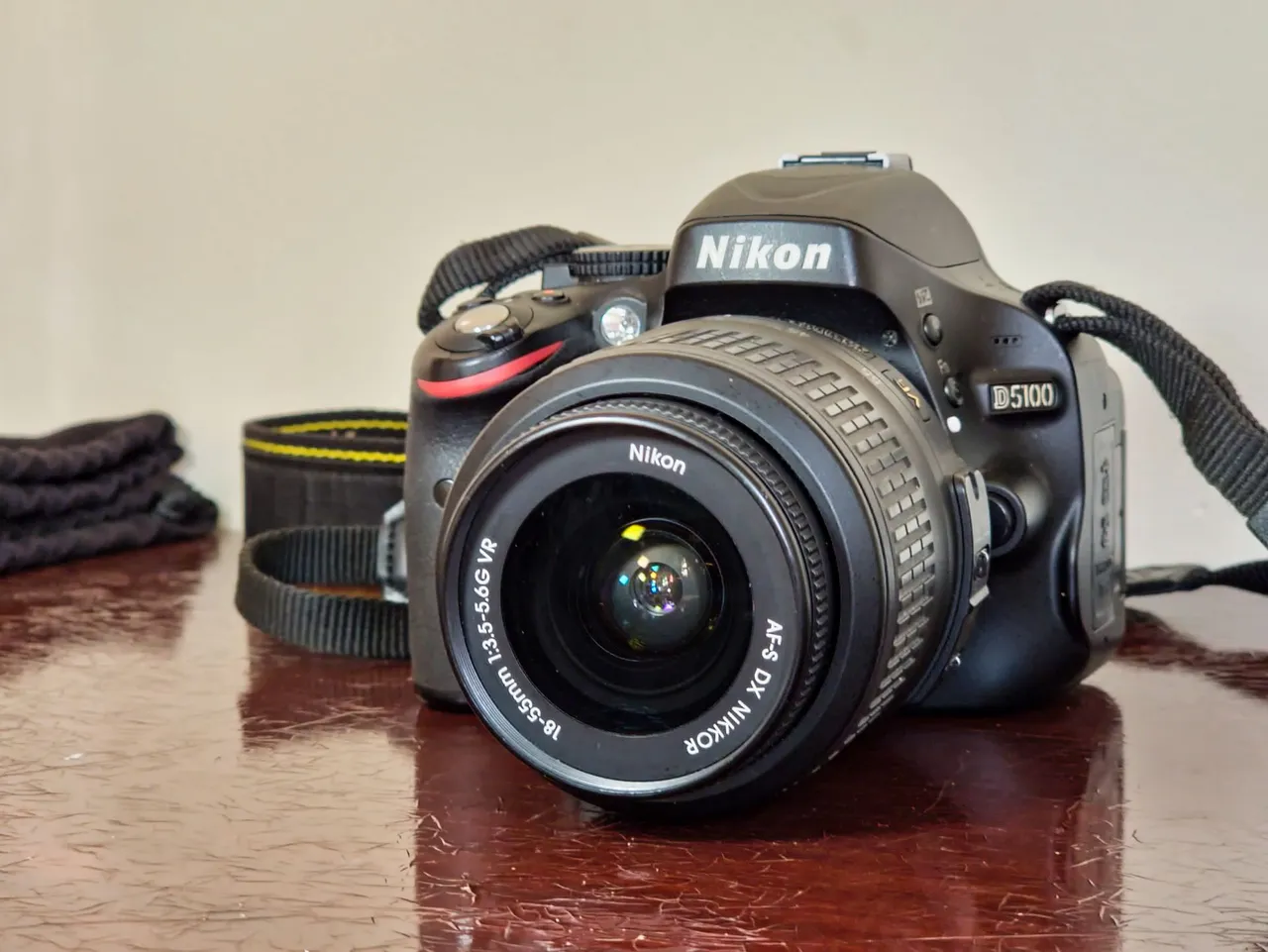 Nikon D7100 / 18-200mm GII 僅か4166ショット Câmera Nikon D7100 + Lente Nikon 18-200mm - Completa e Pronta para