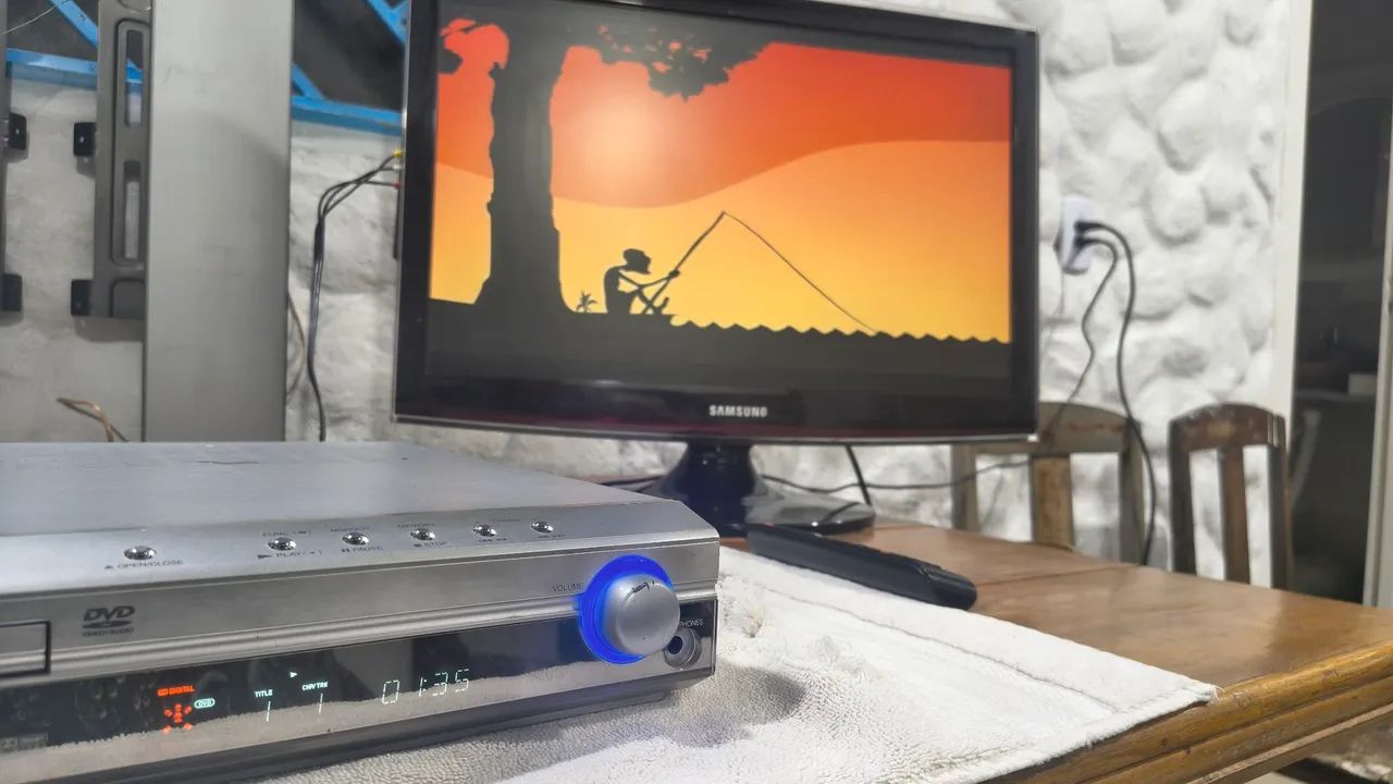 TV monitor SAMSUNG T240M... 24polegadas.