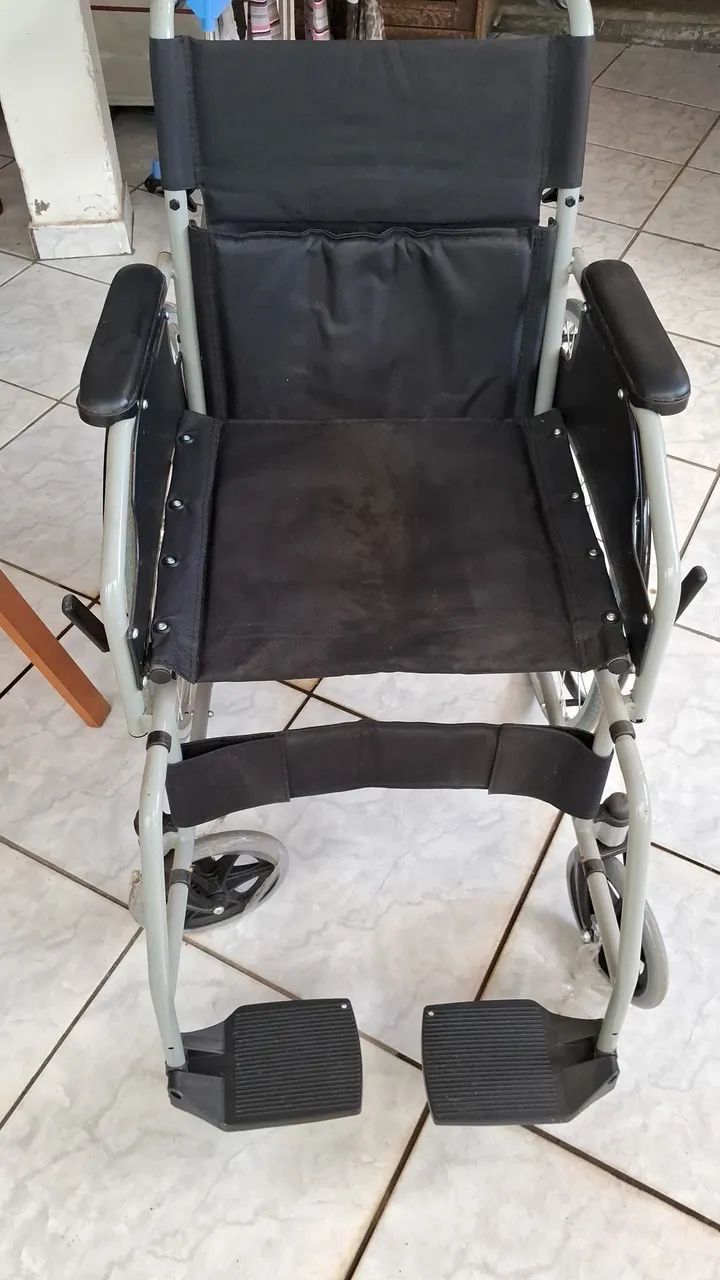Cadeira de rodas seminova - Foto 3