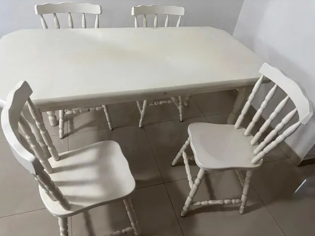 Mesa de Madeira Branca com 4 cadeiras - Foto 3