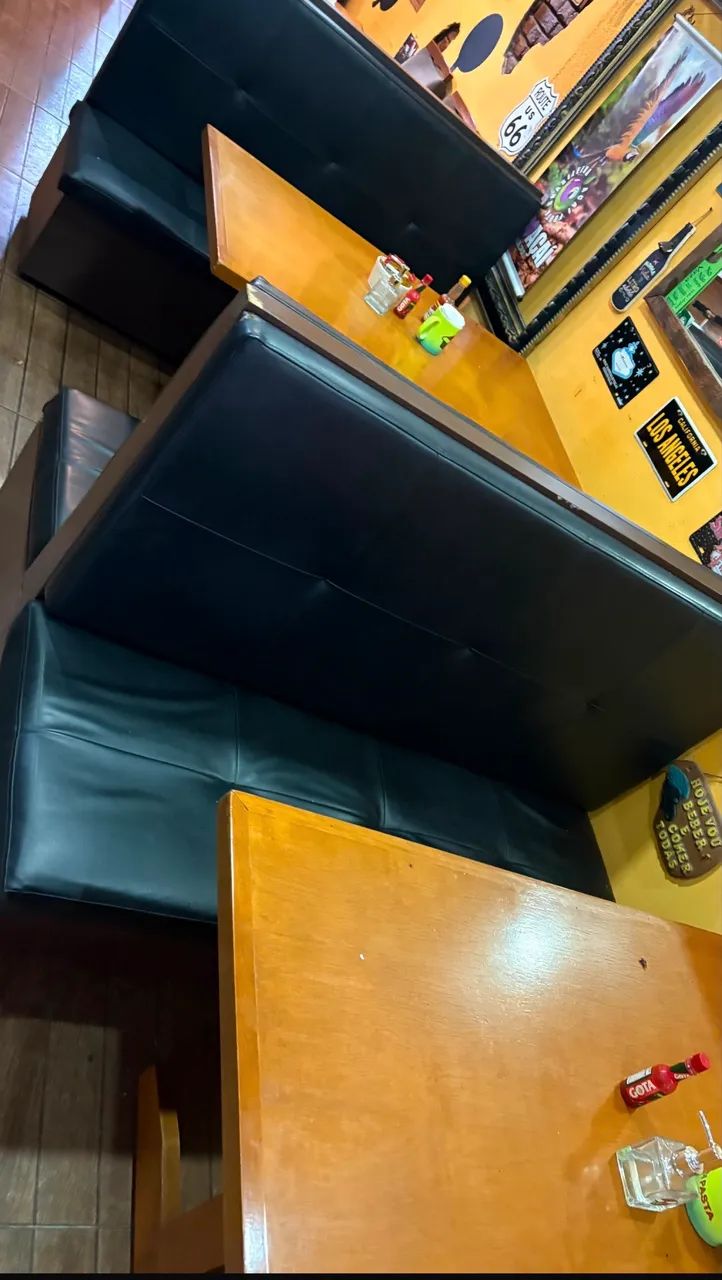 Mesa com sofá  - Foto 2