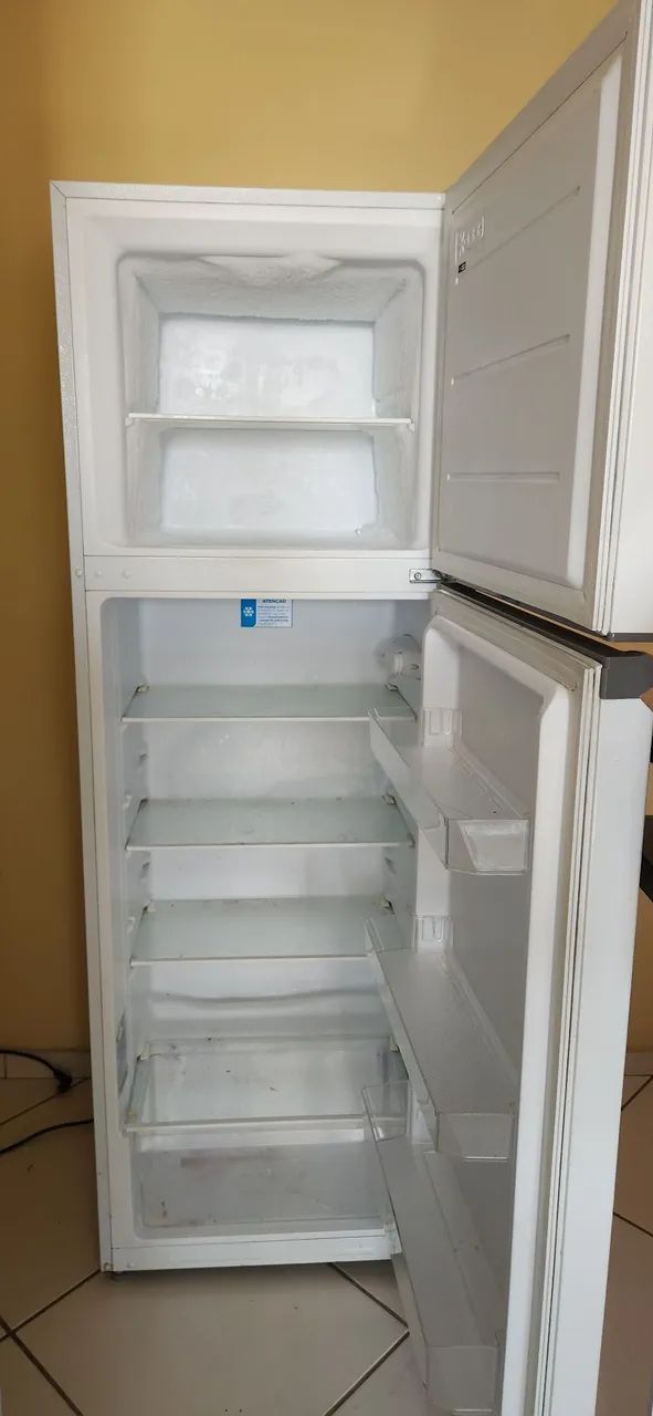 Vendo geladeira duplex, muito boa. - Foto 2