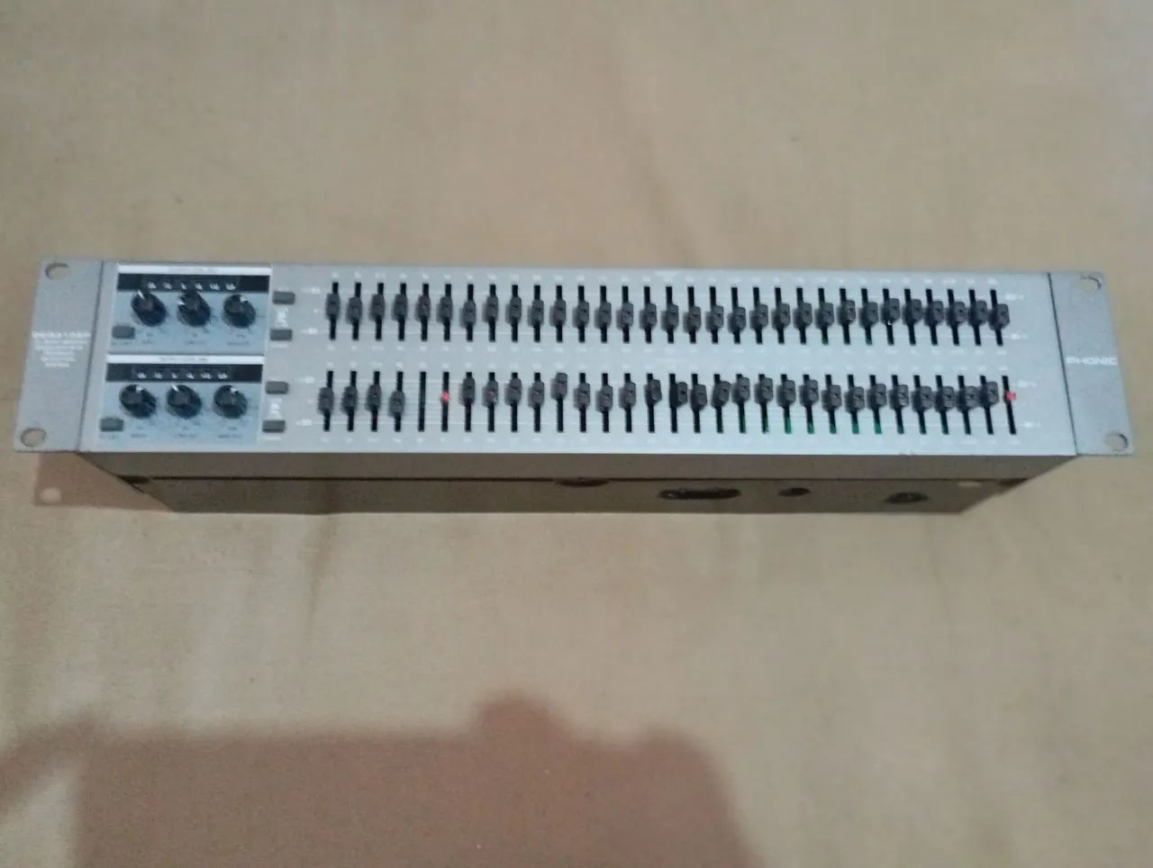 Equalizador phonic GEQ 3102