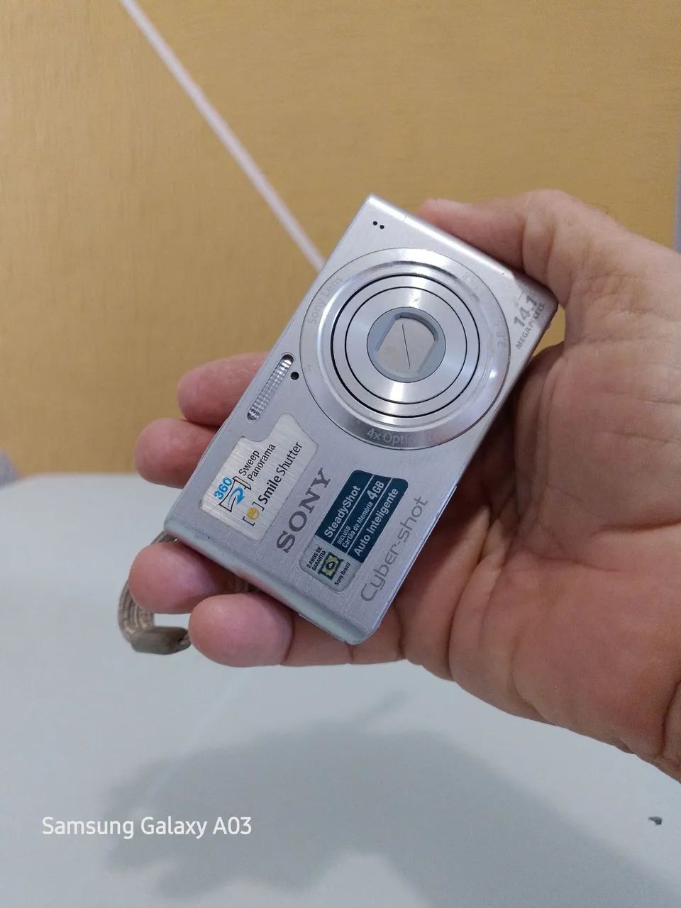 Camera Sony Cyber-shot DSC-W610.
