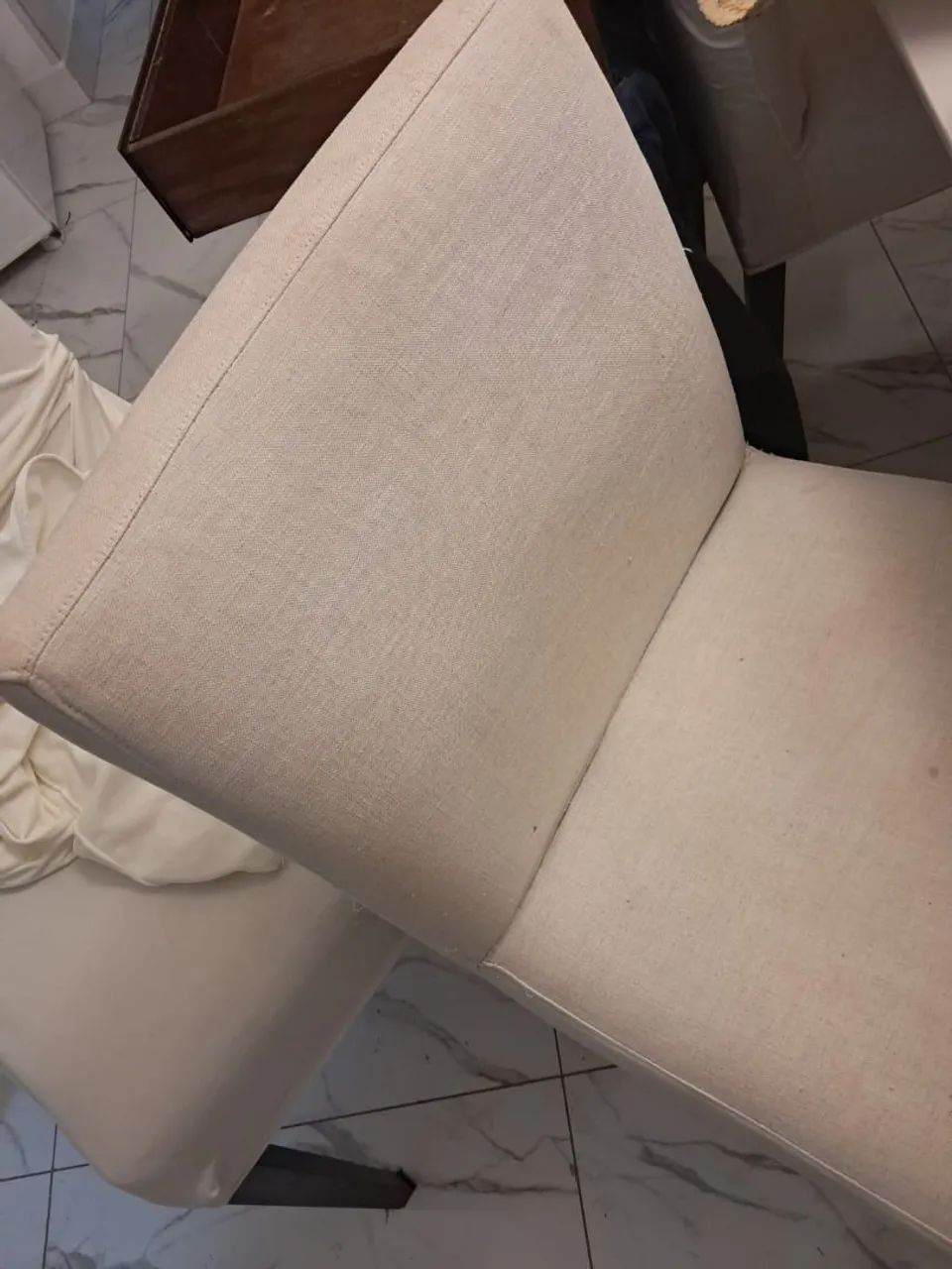 Cadeiras estofadas de Linho e Madeira - Foto 2