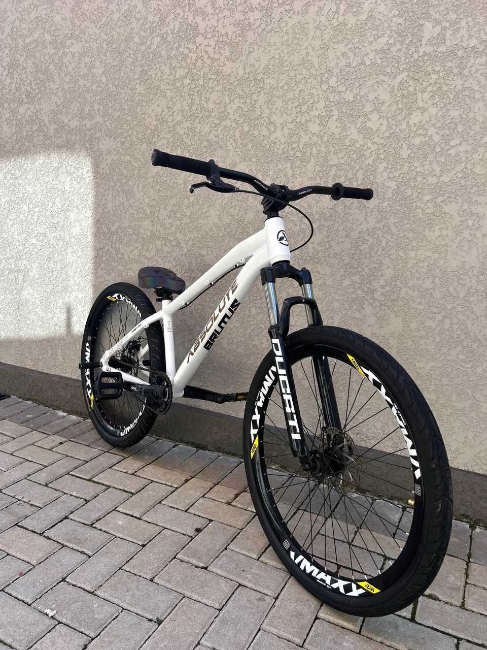 bicicleta Absolut Brutus 