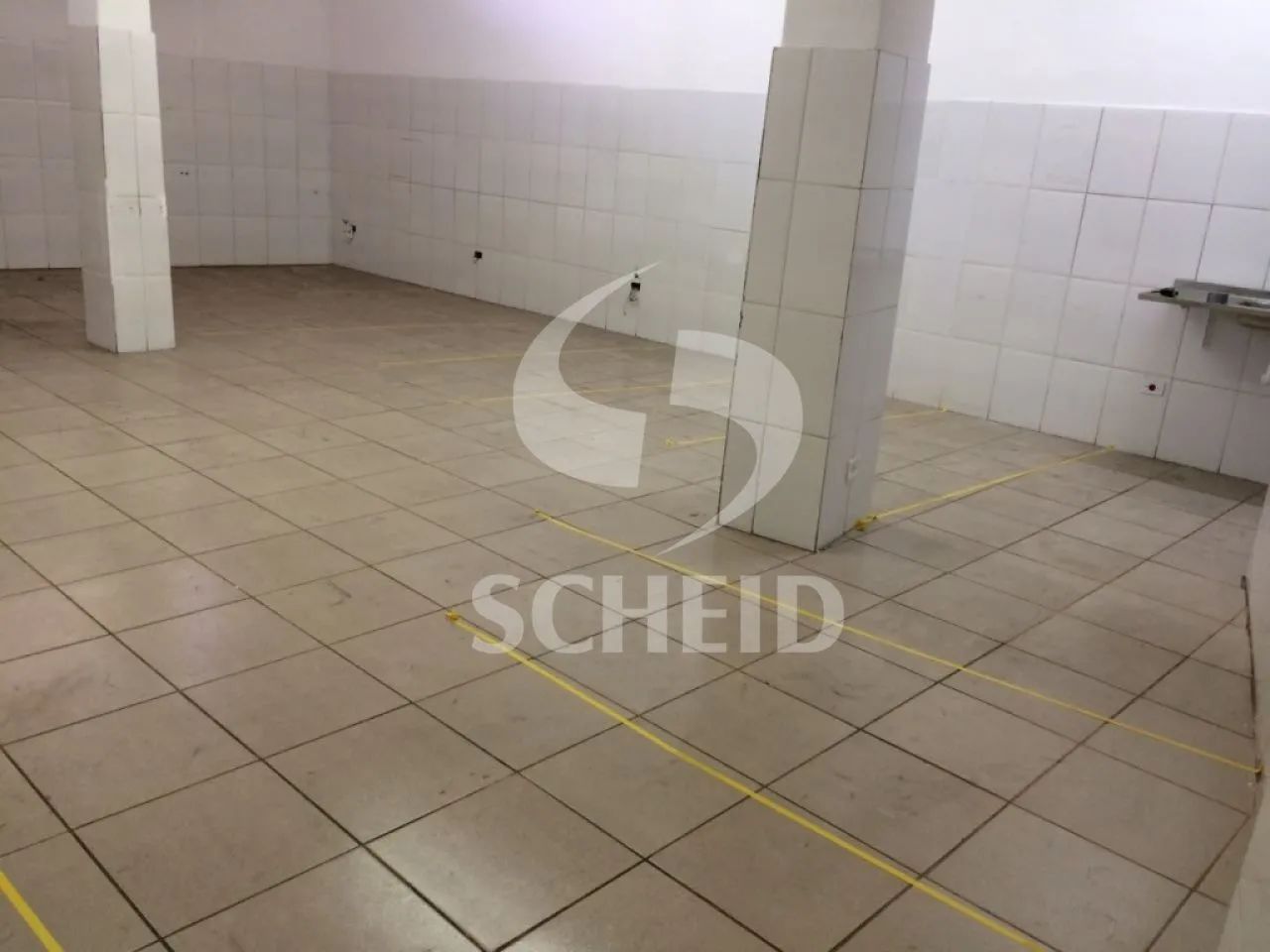 PREDIO COMERCIAL DE ESQUINA - Foto 2