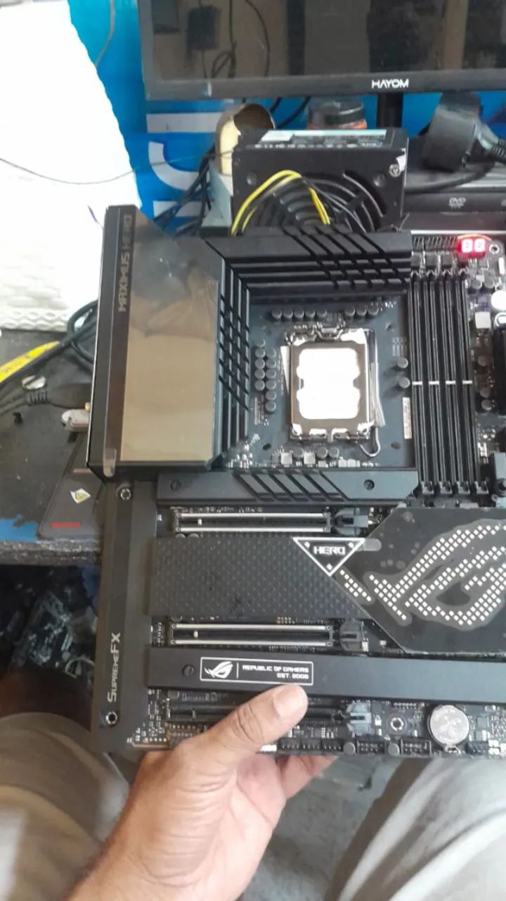 x670e plus wifi TUF - Foto 2